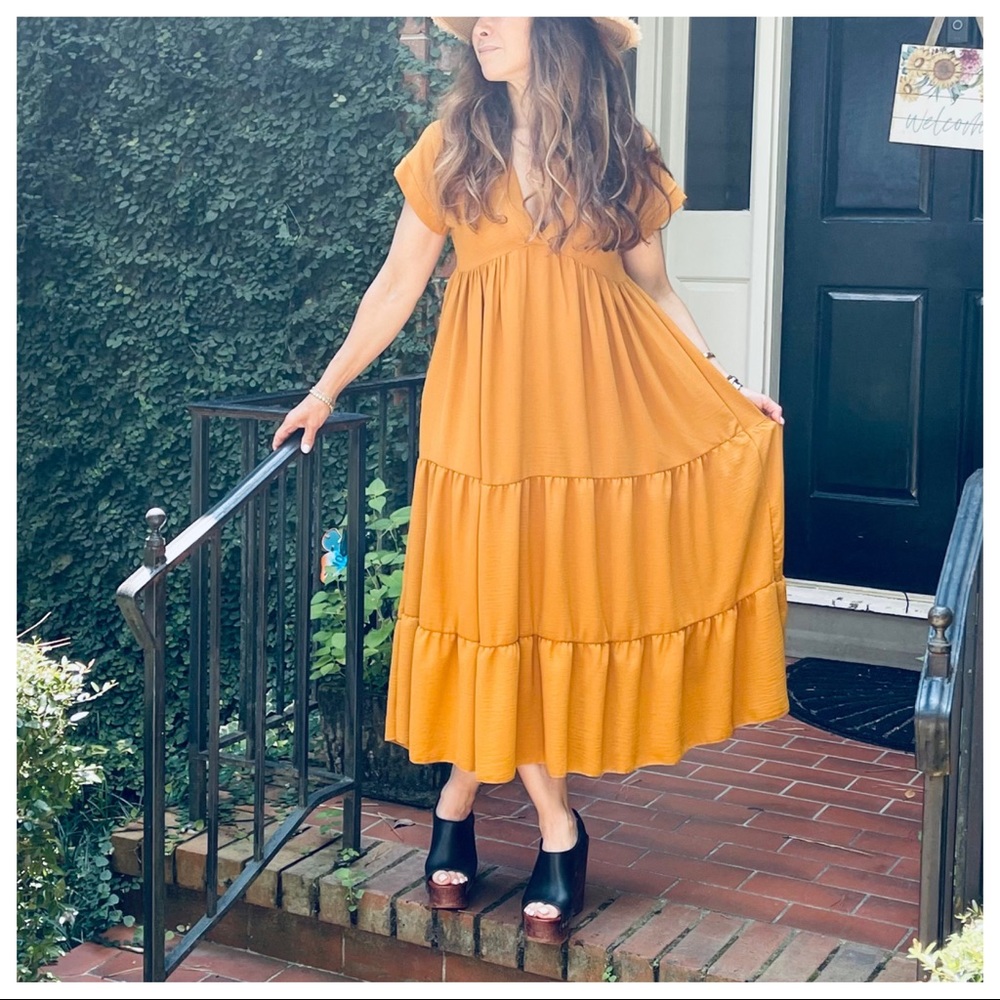 MADE IN ITALY FABULOUS V TIERED MAXI DRESS - Picture 2 of 8